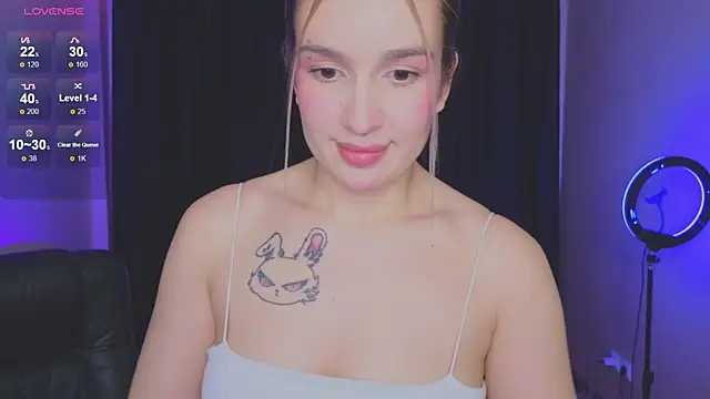 RoxyChill's cam snapshot