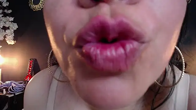 kinky_momm's cam snapshot