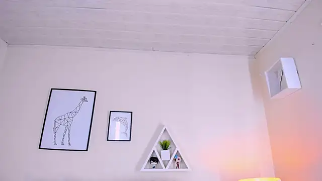 LusyKitty's cam snapshot