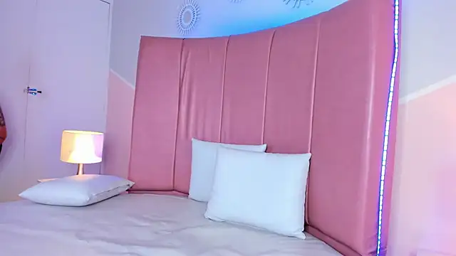 noah_wells's cam snapshot