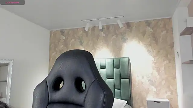 Saya_Amaretto1's cam snapshot