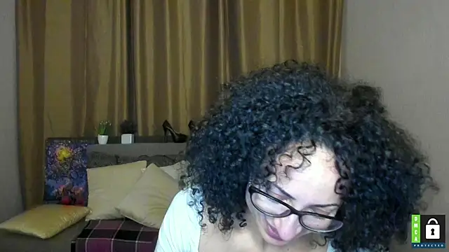 Arianasweety23's cam snapshot