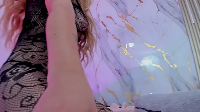 sharon_greey's cam snapshot