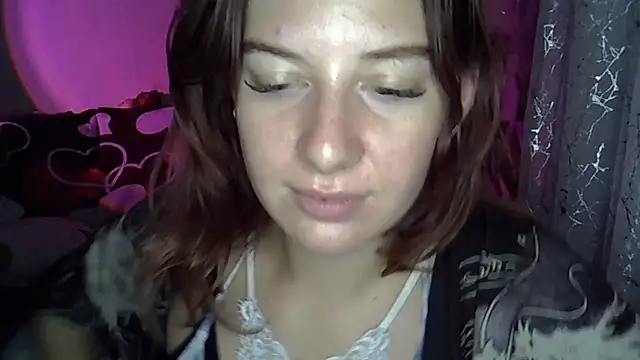 Lily_Ember's cam snapshot