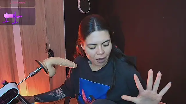 _WednesdayFriday_'s cam snapshot