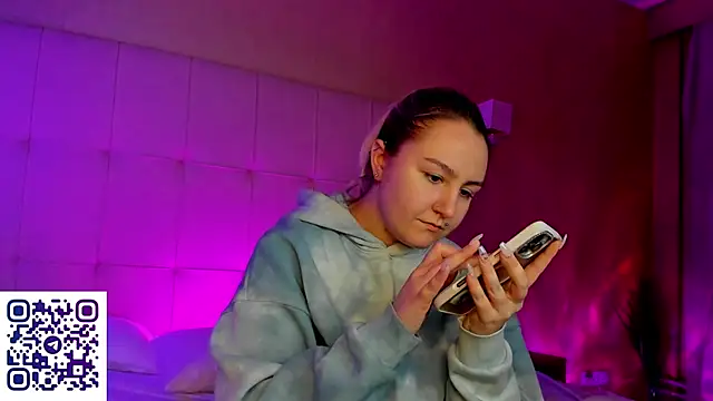 Debbie_Taylor's cam snapshot