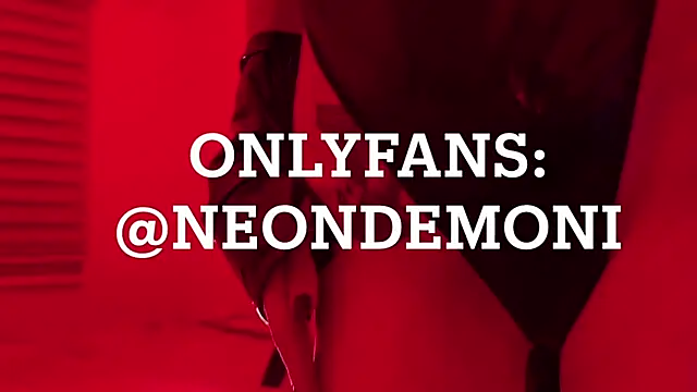 neon_demon live sex cam