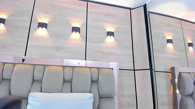 karol_lewiss's cam snapshot