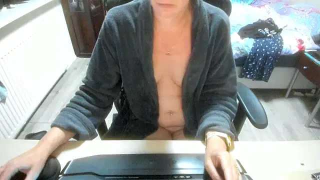 minoesje37's cam snapshot