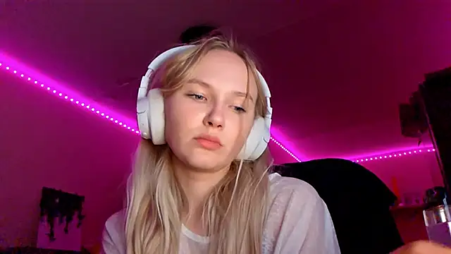 KarinRobertson's cam snapshot