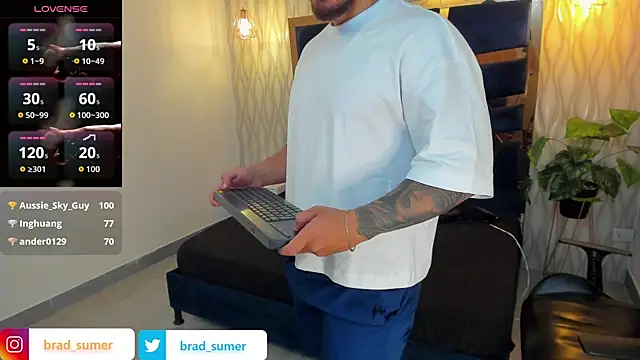 Brad_Summer live sex cam