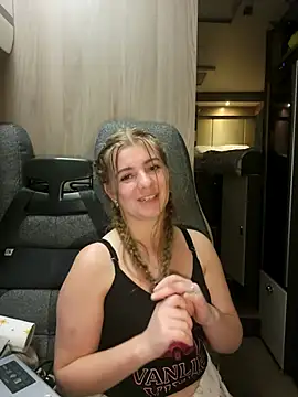 VanLifeVixen live sex cam