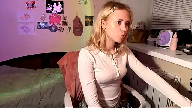 HeatLily's cam snapshot