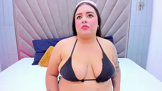 ElenaHills's cam snapshot