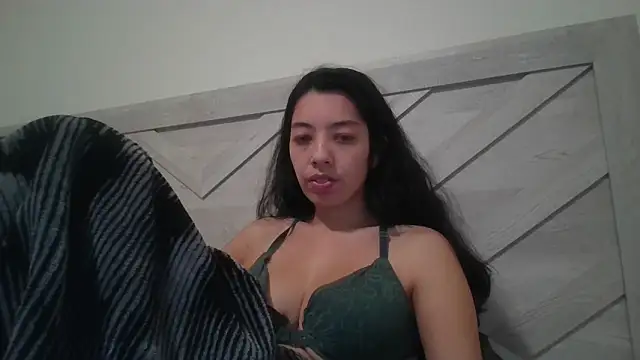 Lucysweets's cam snapshot