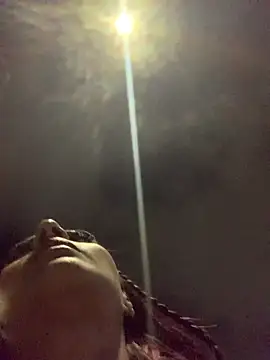 Emilyy-18's cam snapshot