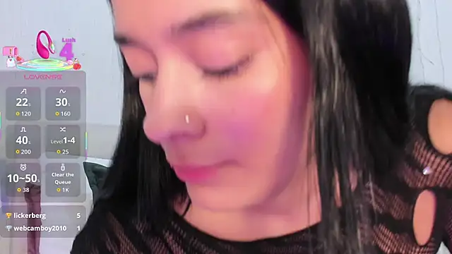 Isaa_Queen's cam snapshot