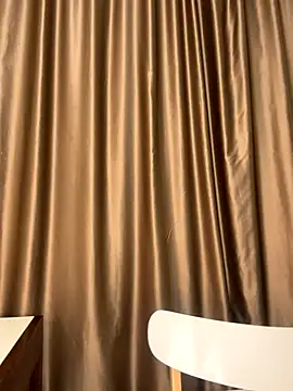 Polli_Kiss live sex cam