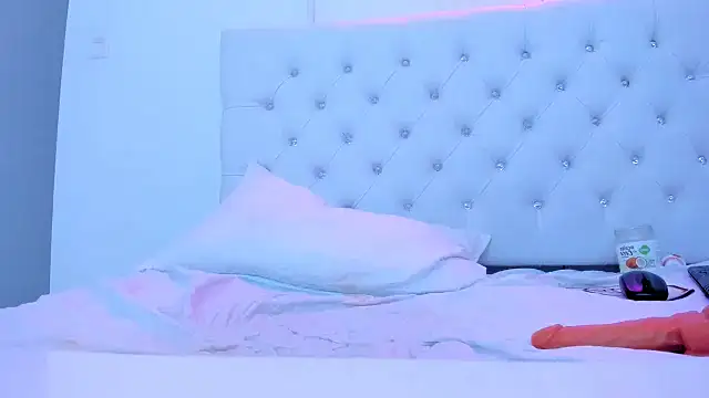 kate_cortes's cam snapshot