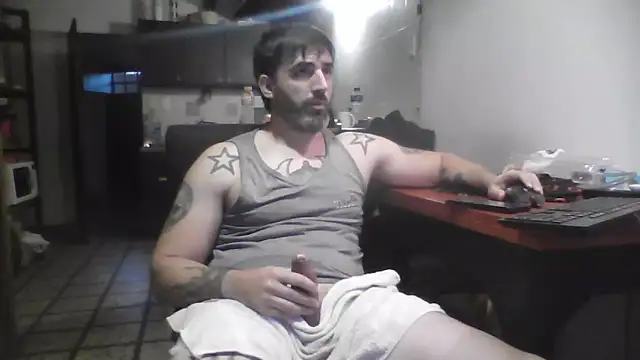 ozzypsico13 live sex cam