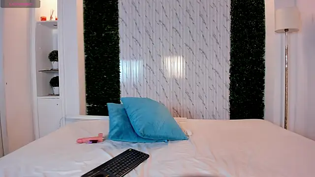 Luciana-Jons's cam snapshot