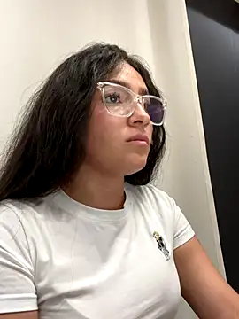 Alyha_Cortes's cam snapshot