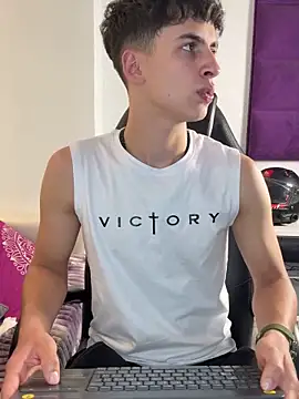 AdrianRinaldi live sex cam