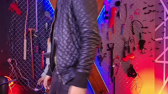 Warick_and_Aria_bdsm_'s cam snapshot