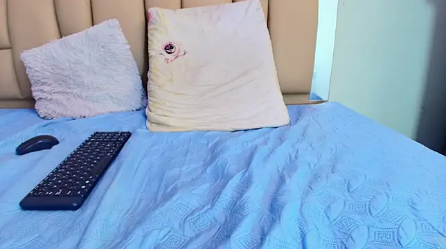 hannah_teehn's cam snapshot