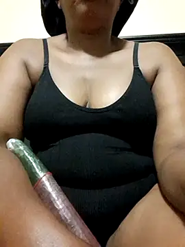 JuicyBooty03's cam snapshot