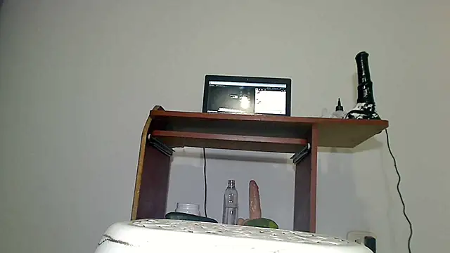 SensualGata13's cam snapshot