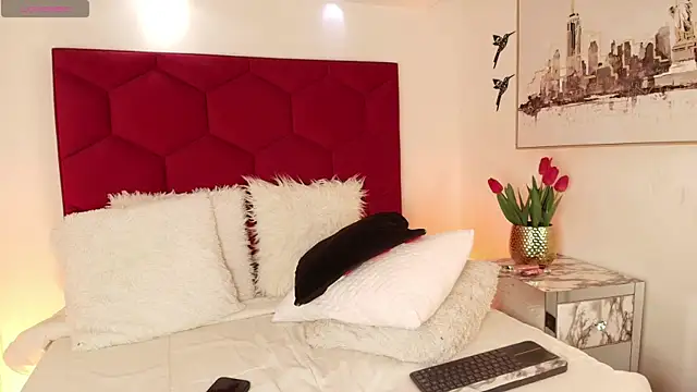 Alaia_Snow live sex cam