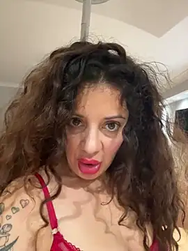 caramelandCurls live sex cam