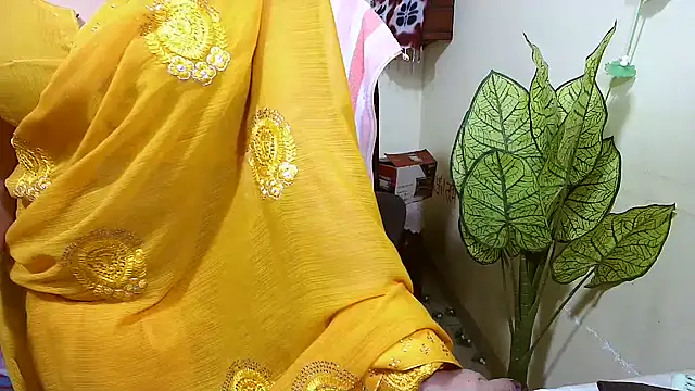 Rubi-Ji live sex cam