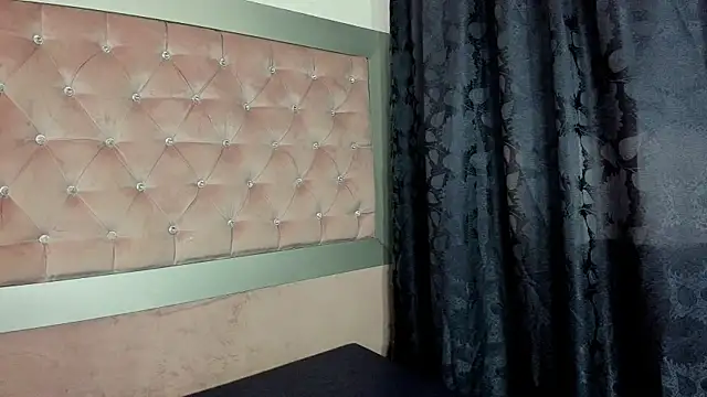 Sara_Moon_18 live sex cam