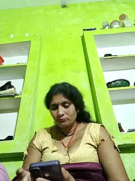 Hot-bhavi5's cam snapshot