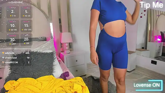 NadiaFox_'s cam snapshot