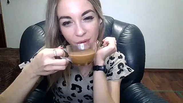 Miss_solomia's cam snapshot