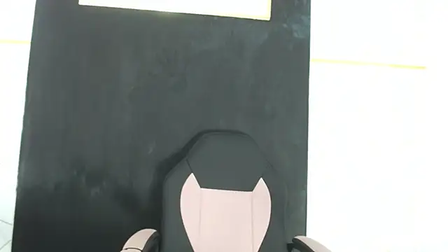 Sophie_Walker17's cam snapshot