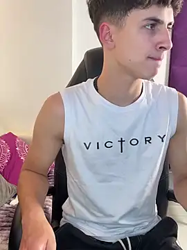 AdrianRinaldi live sex cam