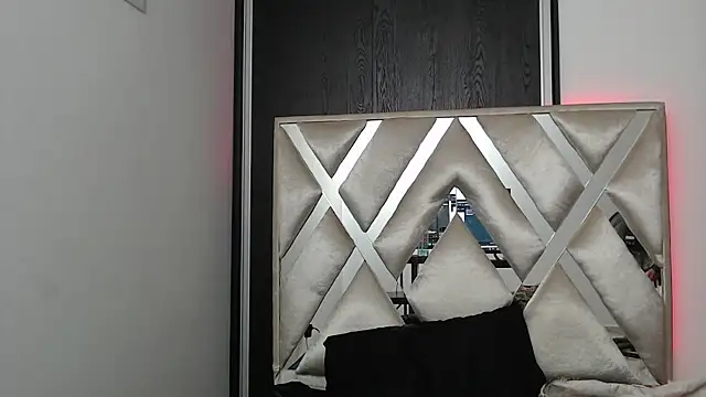 britanyy_brownss's cam snapshot