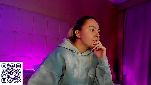 Debbie_Taylor's cam snapshot