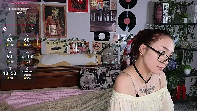 OdetteBiddy's cam snapshot