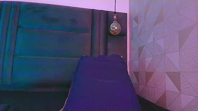 hot_dione's cam snapshot