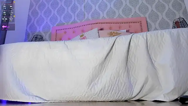 OnlyGia's cam snapshot