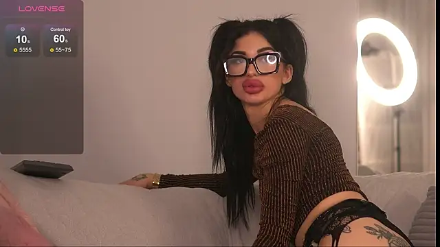 ElysiaKiss's cam snapshot