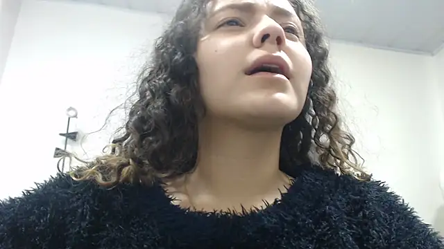 Giia_Monroe's cam snapshot