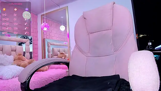 _laaura_'s cam snapshot