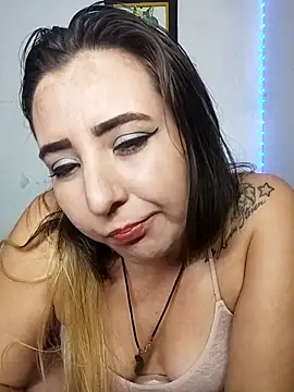 isabella_lovem's cam snapshot