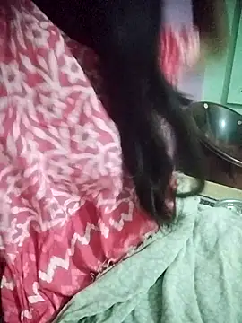 aadhini01's cam snapshot